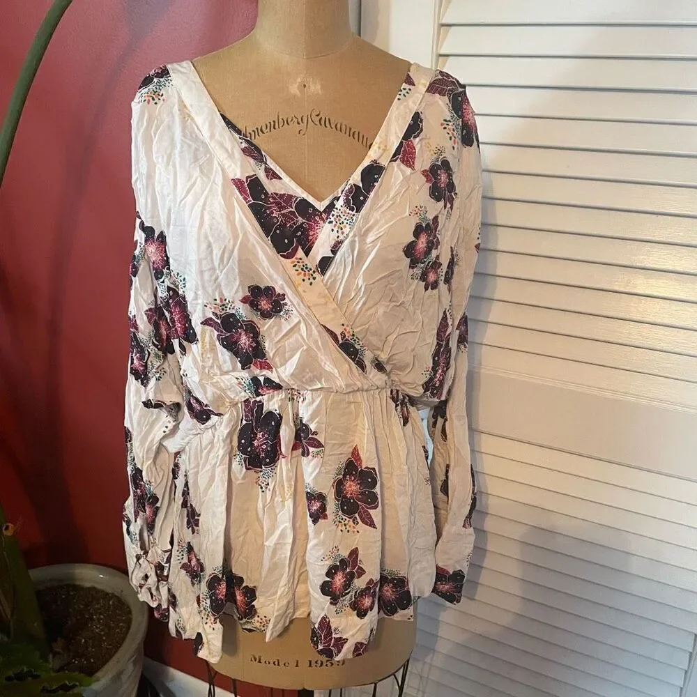 FREE PEOPLE | tuscan dreams floral bell sleeve tunic S/M - Picture 3 of 12